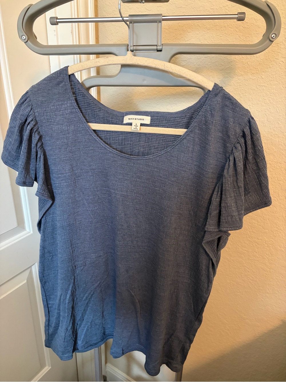 Max Studio Blue Textured Scoop Neck Ruffle Sleeve Top